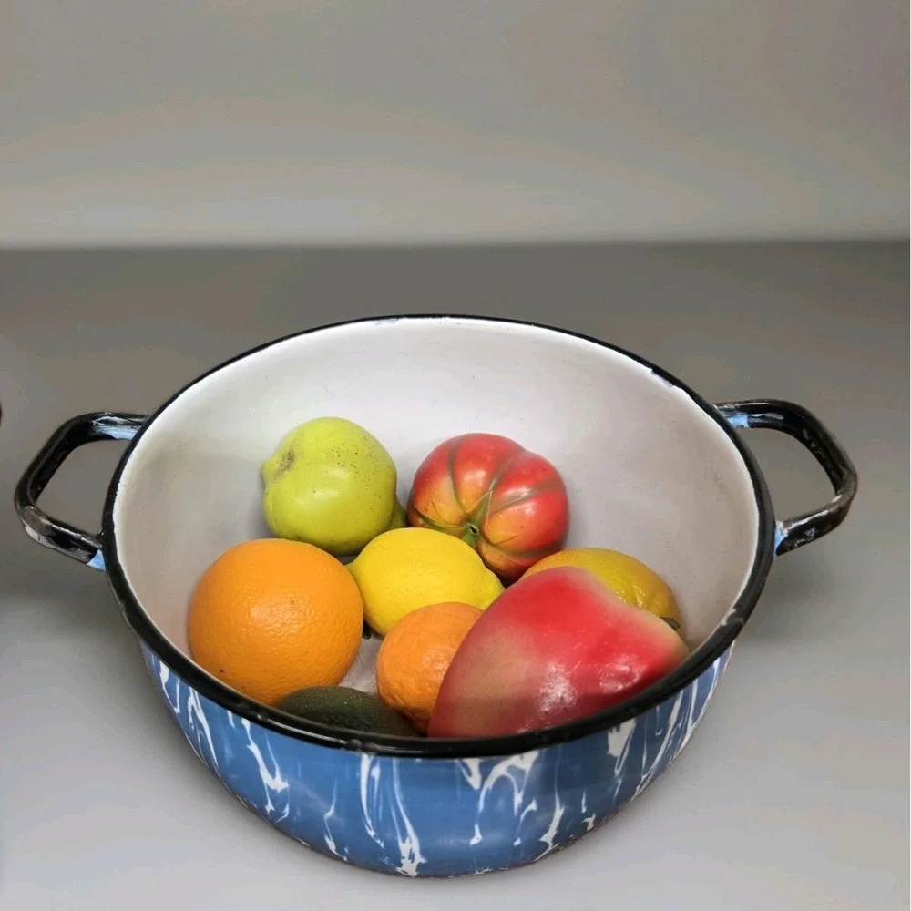 Vintage Blue White Splatter Enamelware Stock Pot 10